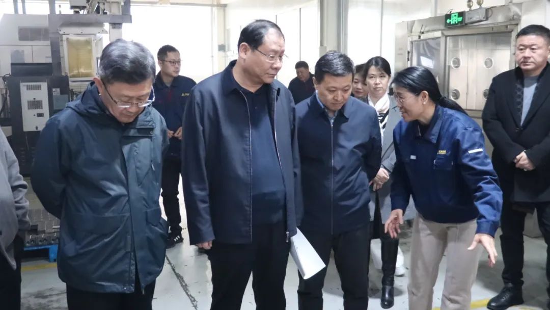 區委統戰部副部長(cháng)郭可超一行蒞臨力克川液壓參觀(guān)指導3.jpg